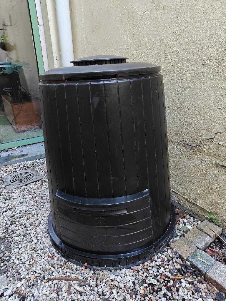 Compostvat, Ophalen, Compostbak