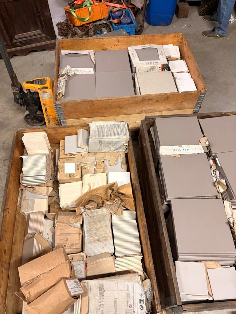 Grote partij tegels 30x30 + kleine tegels – pallet, Ophalen, Zo goed als nieuw