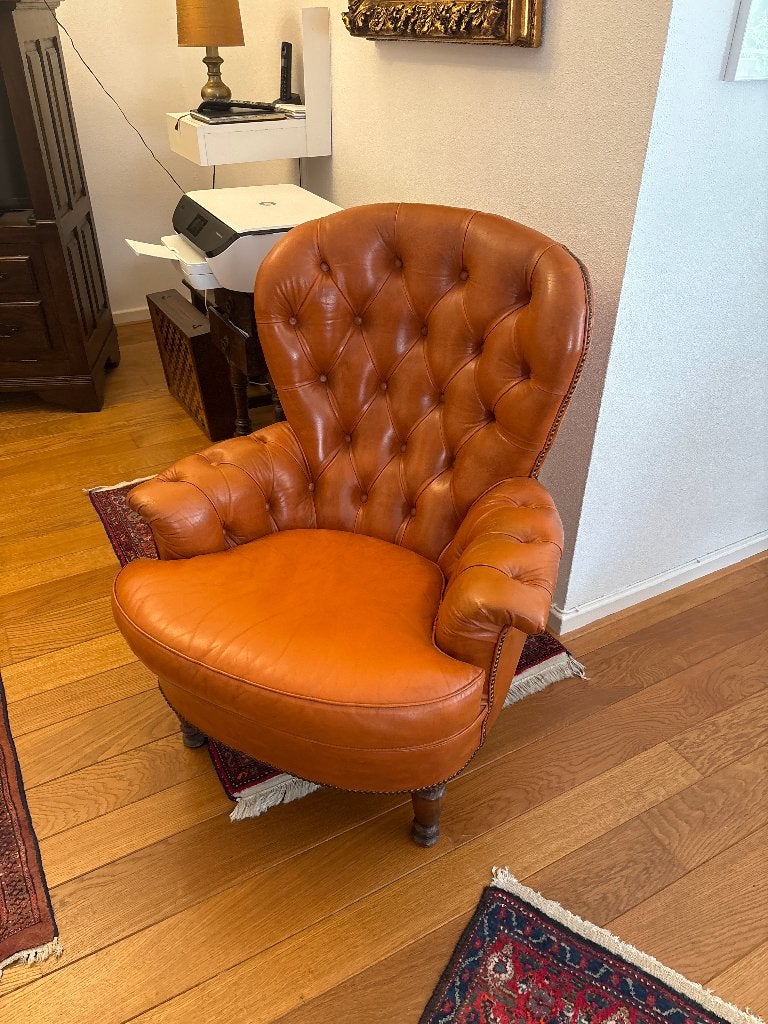 2 cognackleurige bergere fauteuils in Chesterfield-stijl, Huis en Inrichting, Fauteuils, Ophalen, Gebruikt, Leer, Chesterfield