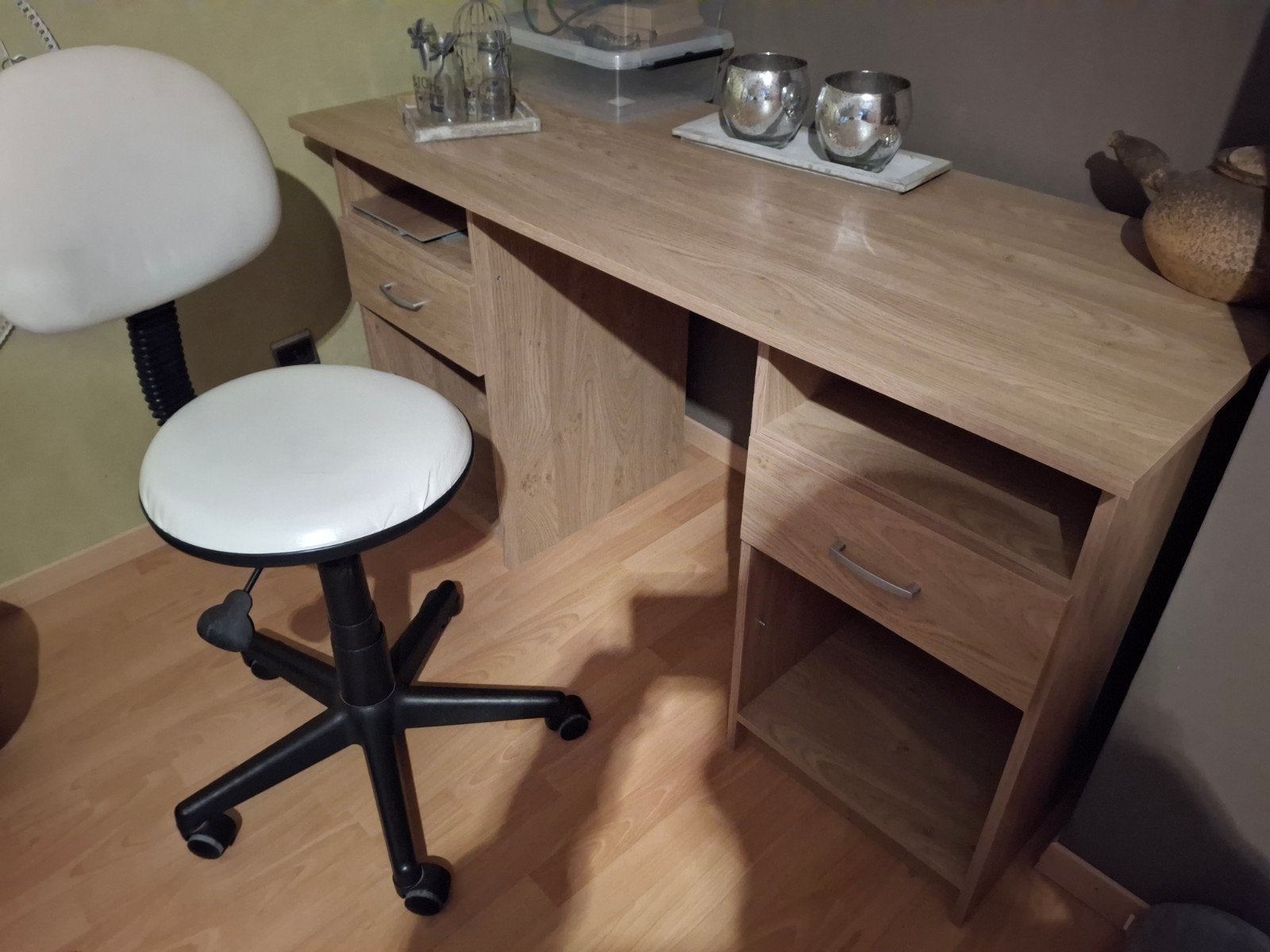 bureau en stoel, Ophalen, Zo goed als nieuw