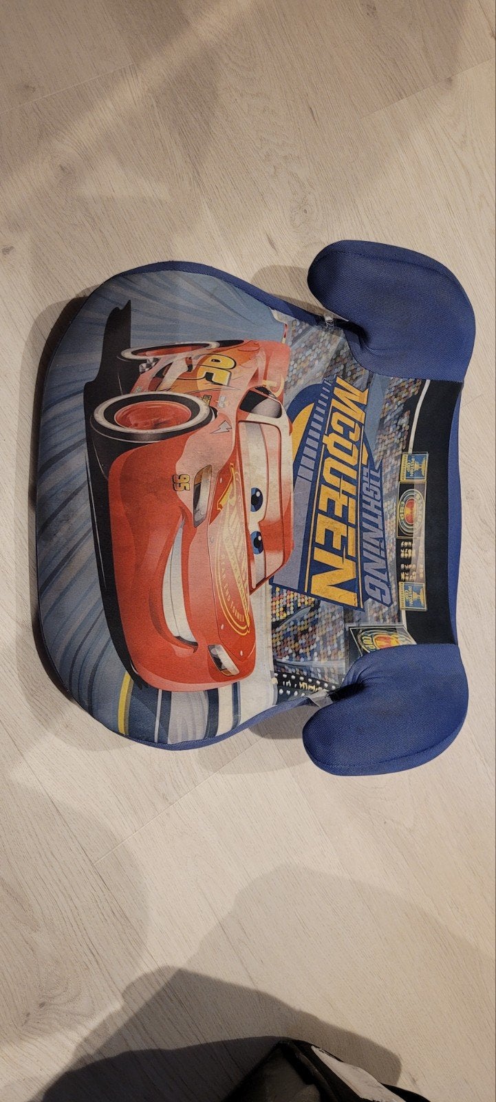 Simpel kinderzitje van Cars, 15 t/m 36 kg, Ophalen, Overige merken, Gebruikt