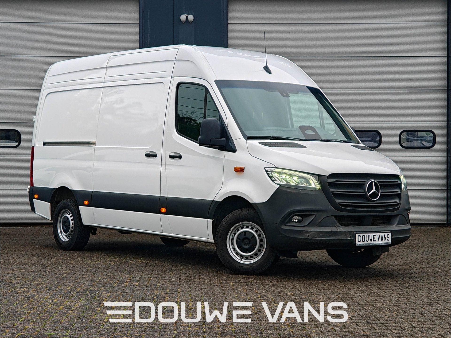 Mercedes-Benz Sprinter 317 L2 H2 Automaat LED Navigatie Came, Autos, Achat, Entreprise, 2000 kg, Noir