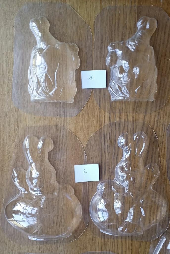 Chocoladevormen voor Pasen, Ophalen
