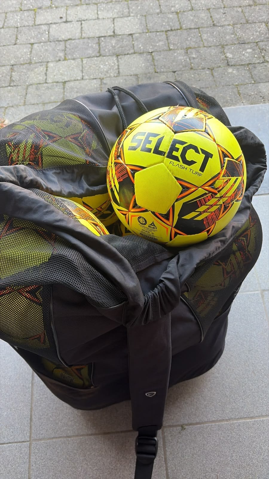 25x SELECT Flash Turf voetballen maat 5 – trainingsballen, Sport en Fitness, Ophalen, Gebruikt, Bal