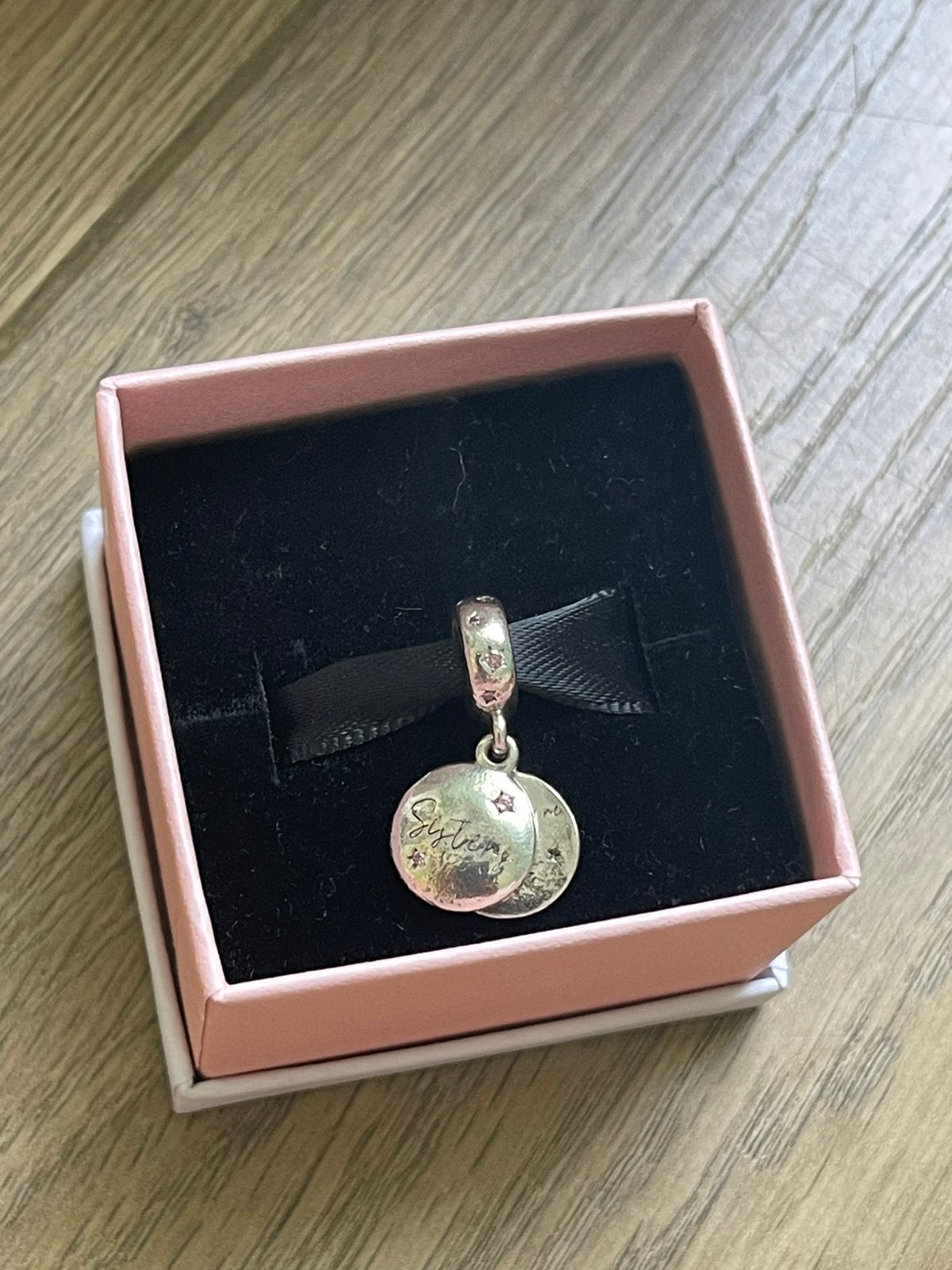 Pandora Charm Sisters, Handtassen en Accessoires, Bedels, Ophalen, Gebruikt, Pandora