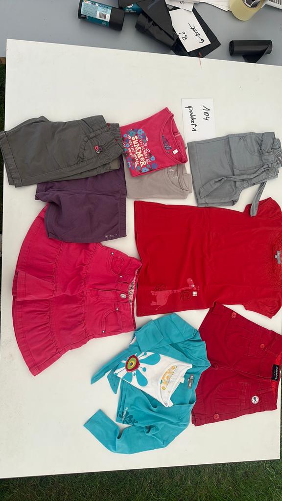 Colis 1 fille taille 104, Enfants & Bébés, Enlèvement, Comme neuf, Fille, Ensemble
