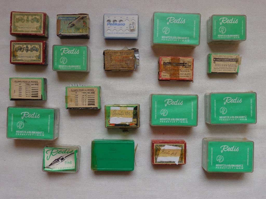 Boîtes anciennes de plumes d'écriture à la ronde., Divers, Ecriture, Enlèvement ou Envoi, Neuf