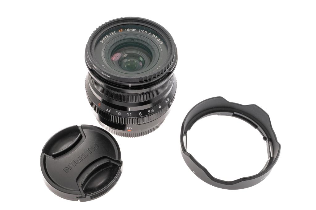 Fujifilm XF16mm F2.8 R WR met UV filter, Ophalen of Verzenden, Zo goed als nieuw, Groothoeklens