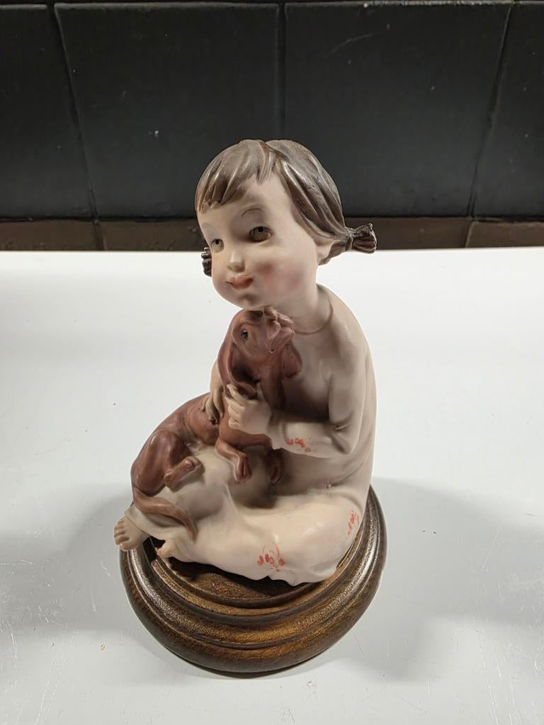 G.Armani beeld. Capodimonte, Enlèvement ou Envoi