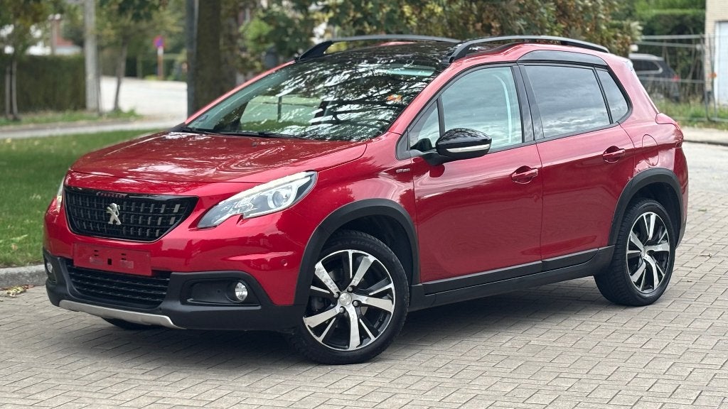 Peugeot 2008 GT Line, Dealer onderhouden, 1199 cc, 110 g/km, Leder en Stof