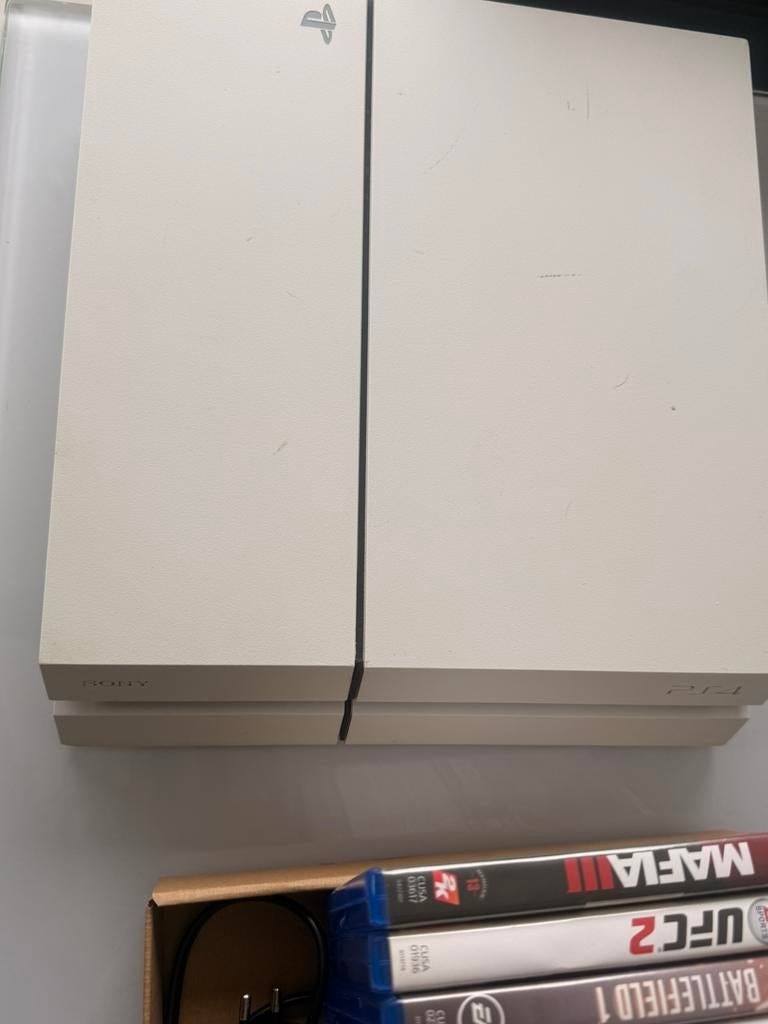 Ps4+ 2 controlers + headset draadloos + 4 games, Games en Spelcomputers, Ophalen, Gebruikt