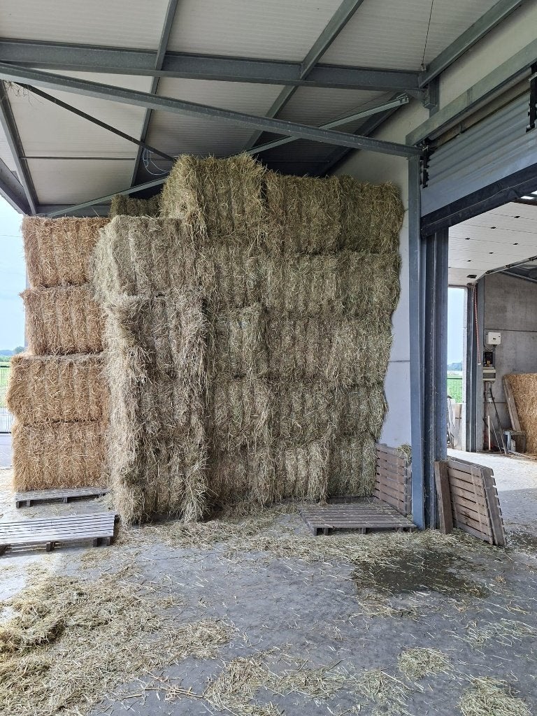 Grote balen hooi, Enlèvement, Bétail