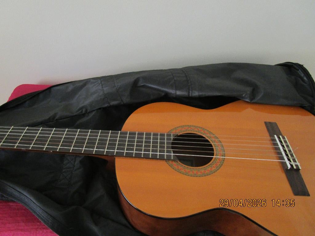 GUITARE YAMAHA C-40  CLASSIQUE ORANGE ET BRUNE !, Enlèvement, Comme neuf, Guitare classique ou espagnole, Avec valise