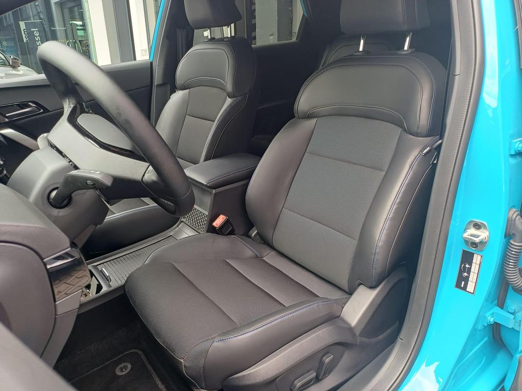MG MG4 64 kWh Luxury, Stof, 1675 kg, Blauw, 5 zetels