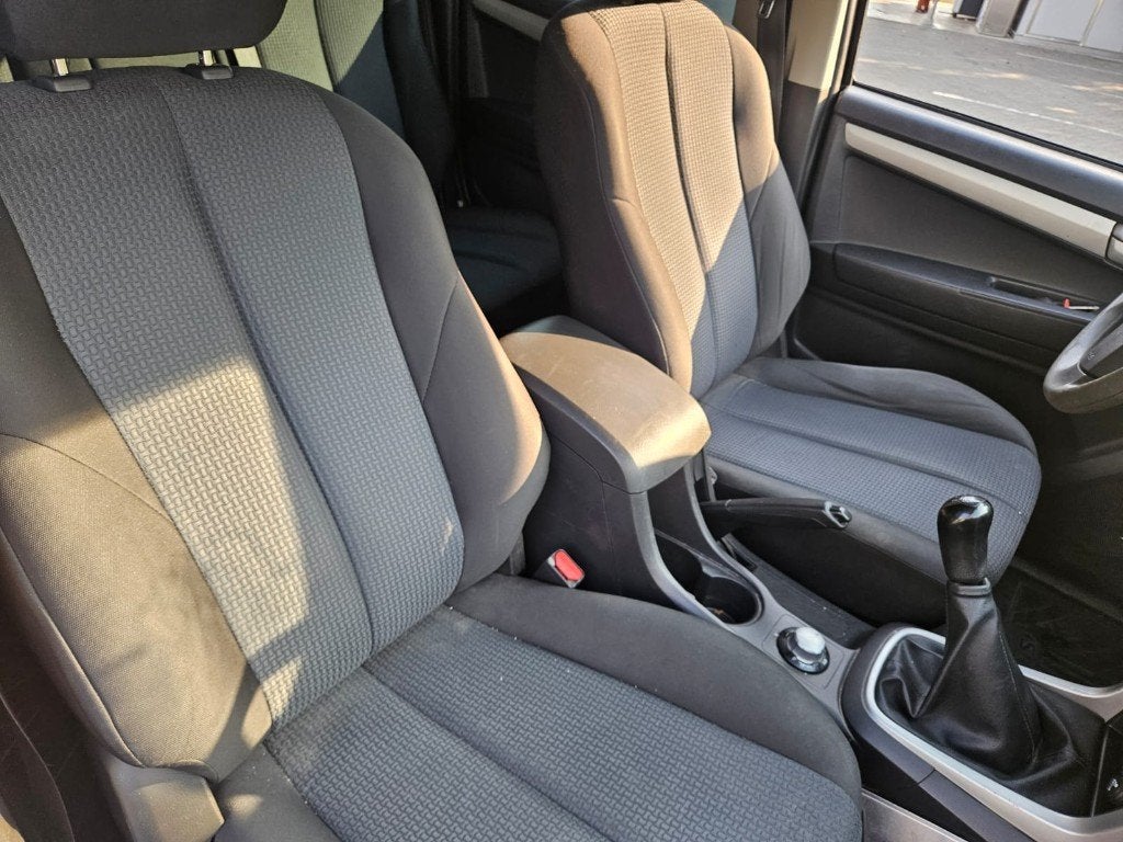 Isuzu D-Max 2.5 TD 4WD ️ AIRCO  GPS  TREKHAAK, Auto's, Stof, Zwart, Elektrische ramen, Wit