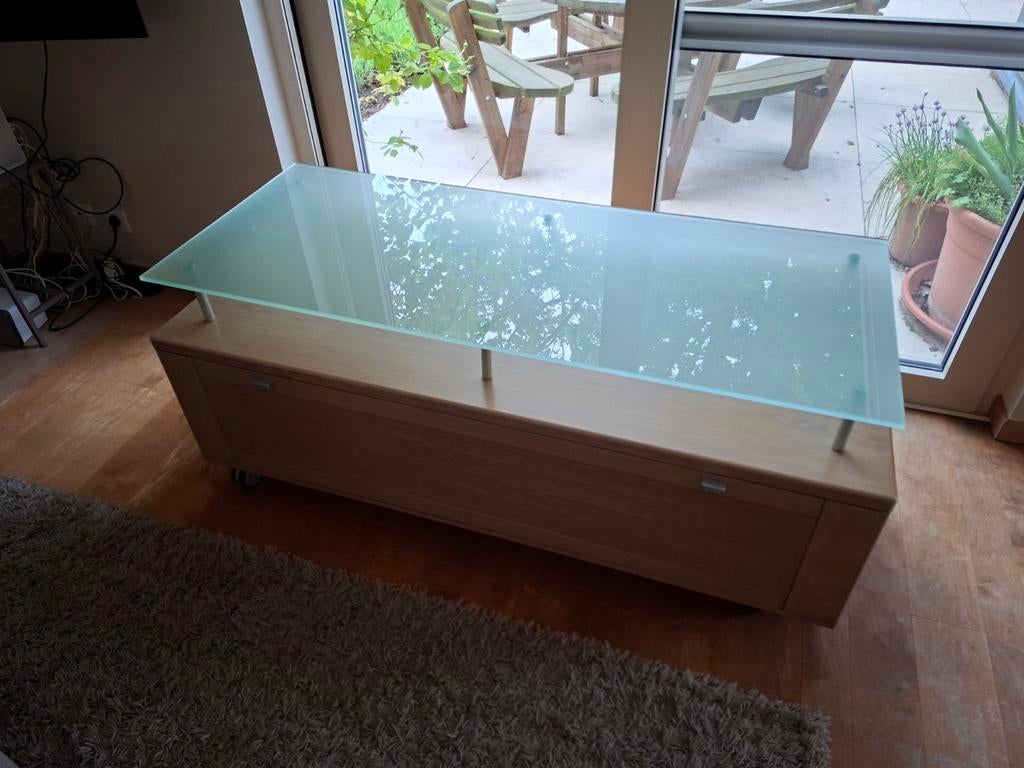 Rolkast tv meubel in hout en glas, Ophalen, Glas, 100 tot 150 cm, Zo goed als nieuw