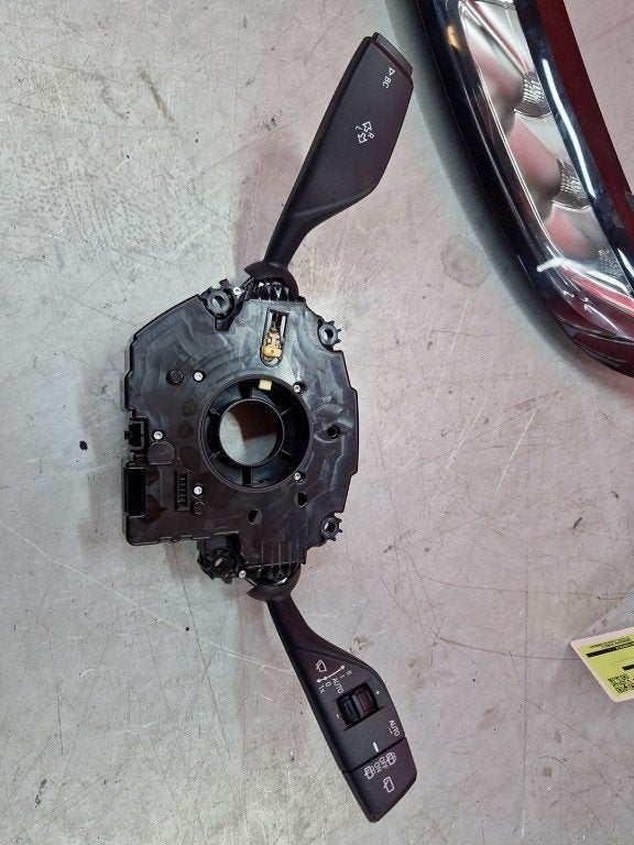COMBINE COMMODO BMW X3 (G01) (|61315A32038|), Utilisé, BMW, Petuelring 130
80809  München, DE, Bayerische Motoren Werke AG