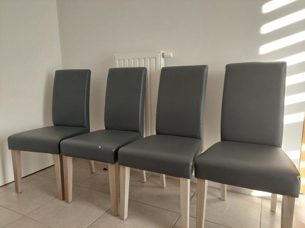 Lot de 4 chaises en simili cuir noir pour 30 EUR, Ophalen, Gebruikt, Zwart, Leer