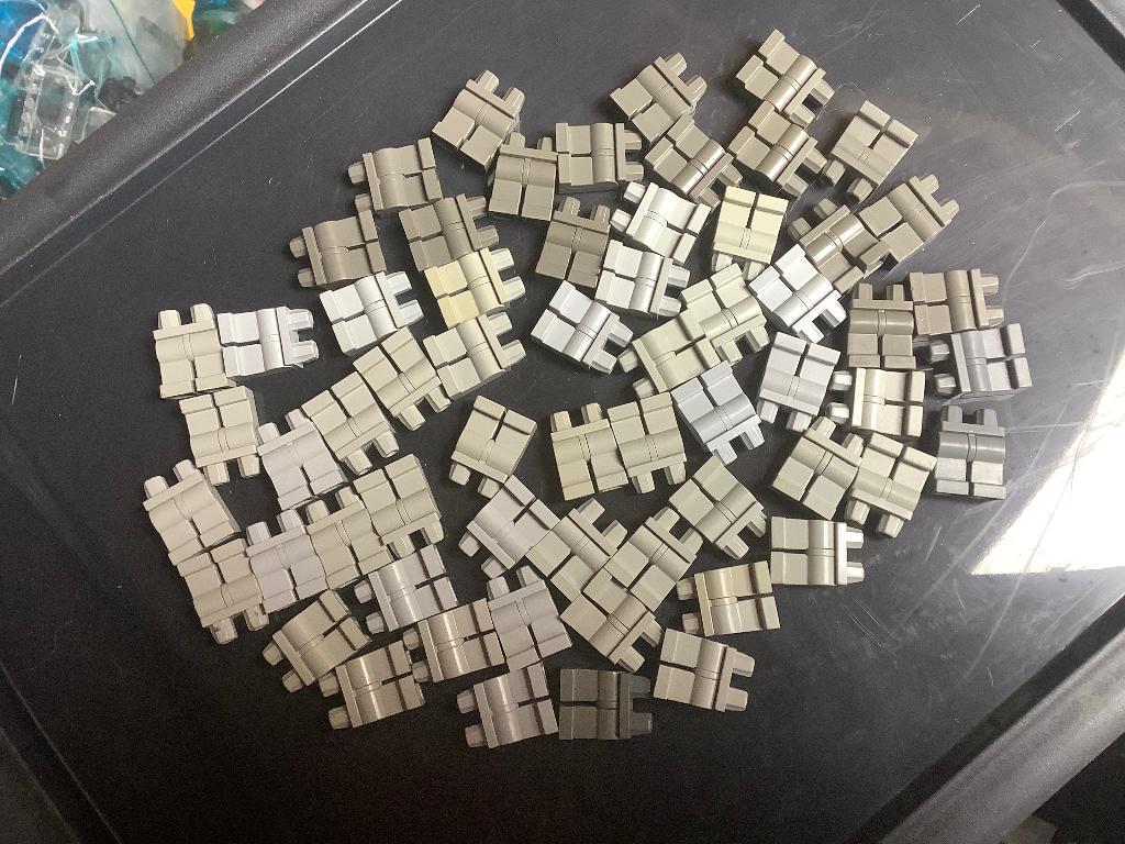 Lego beentjes tinten grijs 62 stuks / 563-7, Ophalen of Verzenden, Gebruikt, Losse stenen, Lego