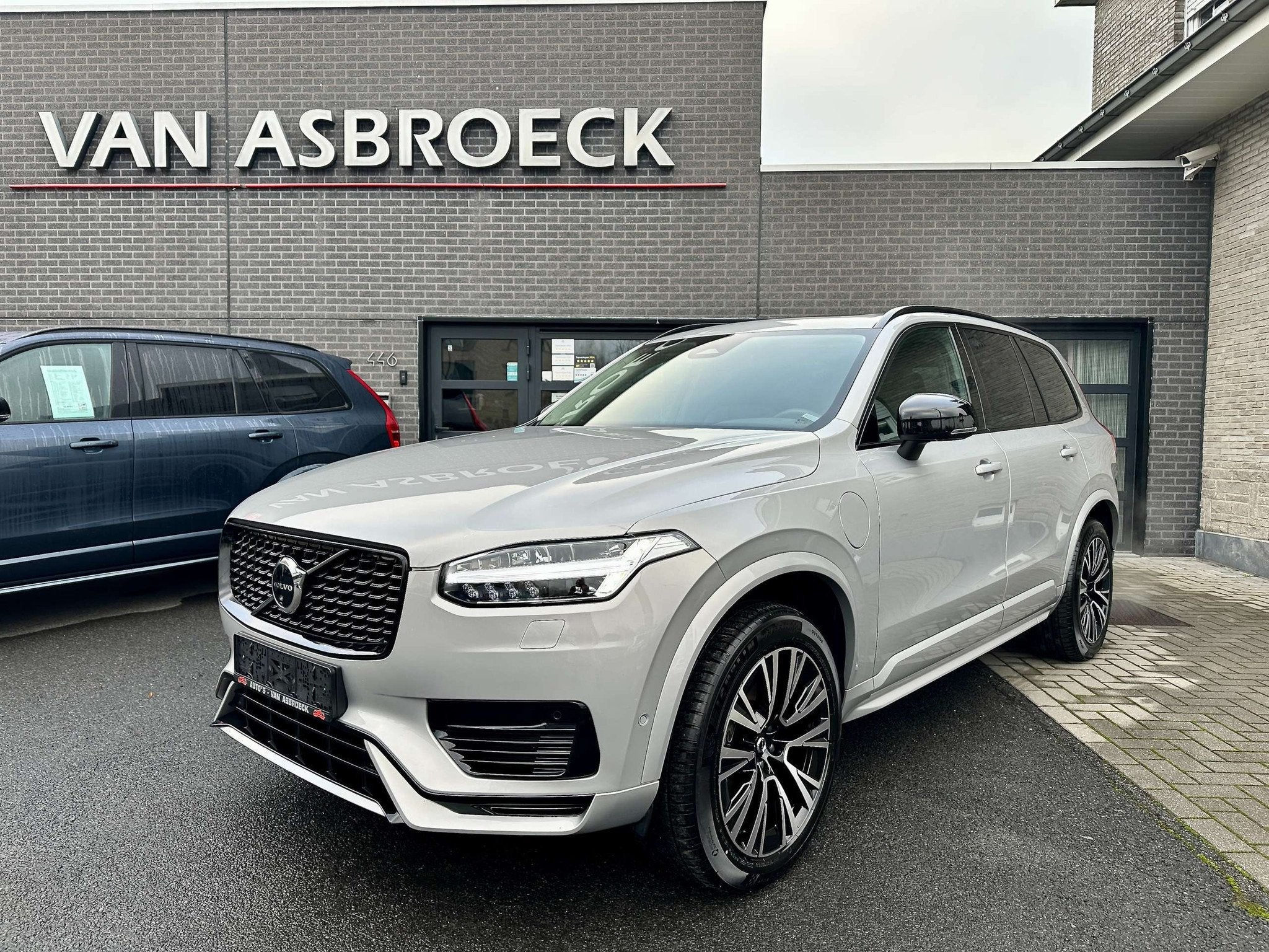 Volvo XC90 T8 AWD Plug-in Hybrid Plus Dark FULL OPTION !, Auto's, Volvo, Gebruikt, 4 cilinders, 1969 cc, 7 zetels