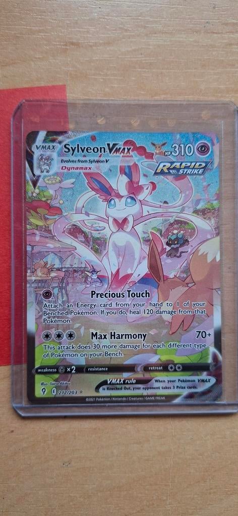 Sylveon VMAX 212/203 Alt Art NM, Enlèvement, Neuf, Cartes en vrac, Foil