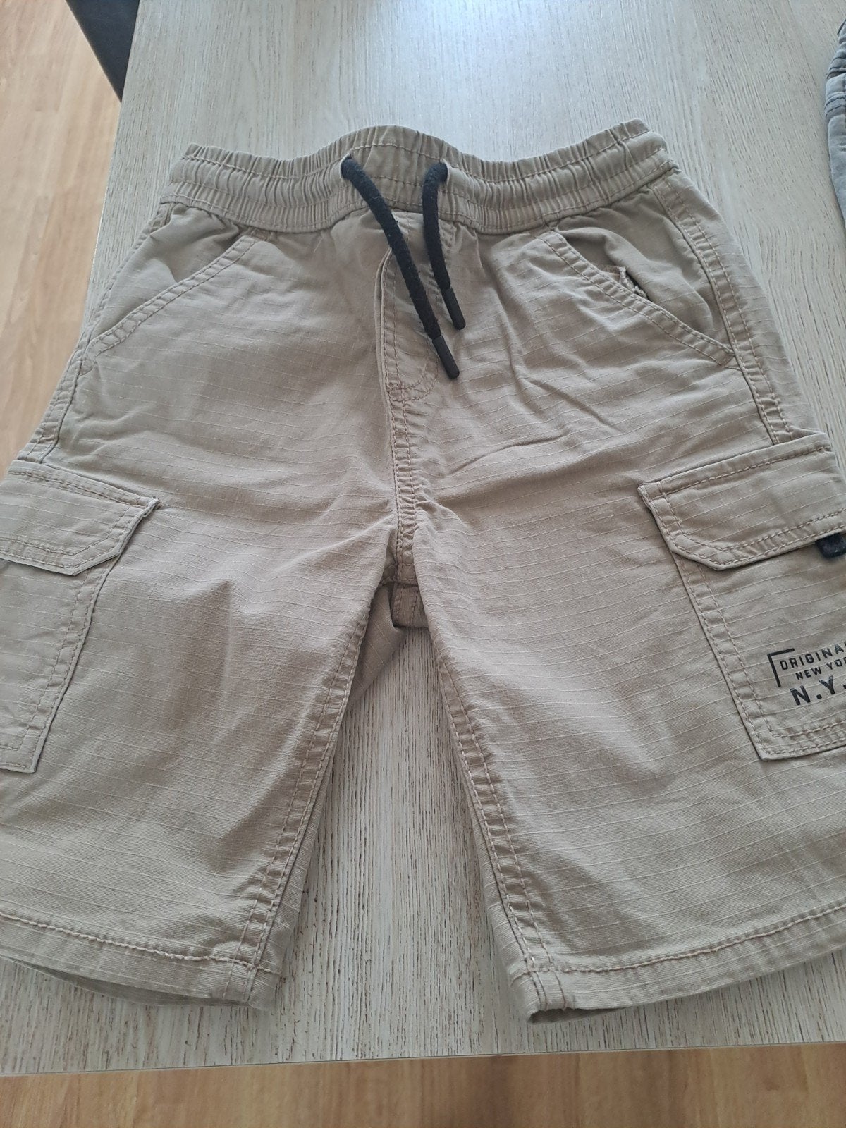 Korte broek jongens voor de 3  stuks15 euro, Ophalen
