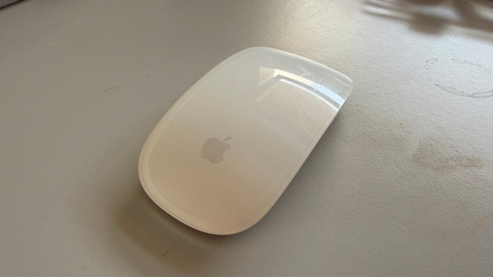 Apple Magic Mouse 2 Wit A1657 Origineel Apple, Computers en Software, Muizen, Ophalen of Verzenden, Zo goed als nieuw, Draadloos