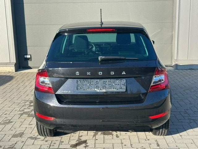 Skoda Fabia benzine automaat, Autos, Achat, Euro 6, Entreprise, Entretenue par le concessionnaire