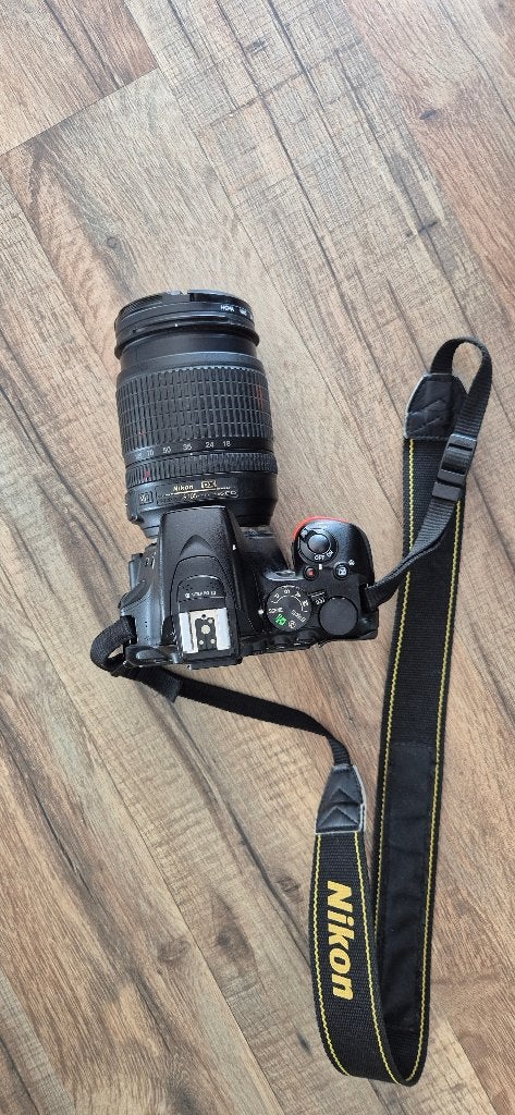 Nikon  D5500 + zoom Nikkor18-105mm, Enlèvement ou Envoi, Utilisé, Reflex miroir, Nikon
