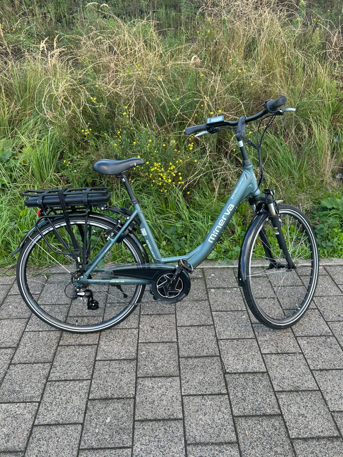 Vélo électrique Minerva 28inch pour femmes - très bon état, Enlèvement, Comme neuf, 50 km par batterie ou plus, Autres marques