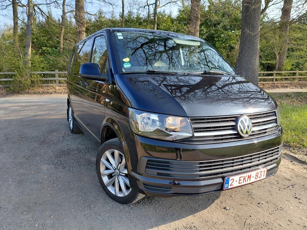 Volkswagen T6 2.0TDI (150pk) Businness Van - 5 zitplaatsen, Auto's, Voorwielaandrijving, 4 cilinders, 2500 kg, Zwart