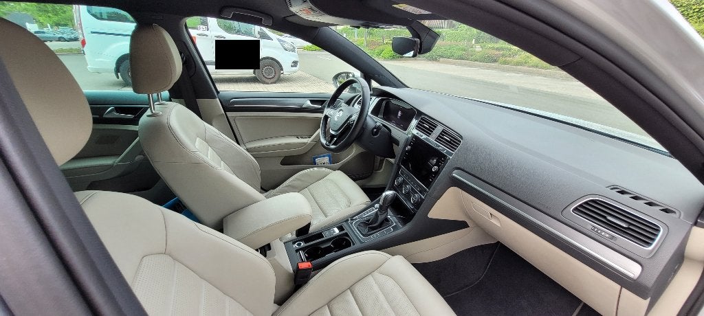 VW e-Golf - version unique, Autos, Argent ou Gris, Achat, Beige, Entretenue par le concessionnaire