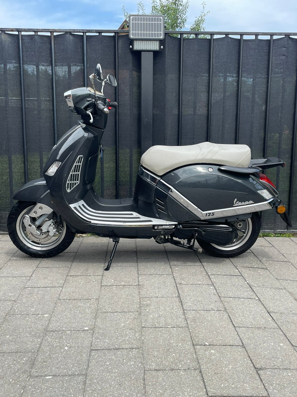 ✅Vespa look scooter 125cc, Fietsen en Brommers, Scooters | Vespa, Ophalen, Zo goed als nieuw