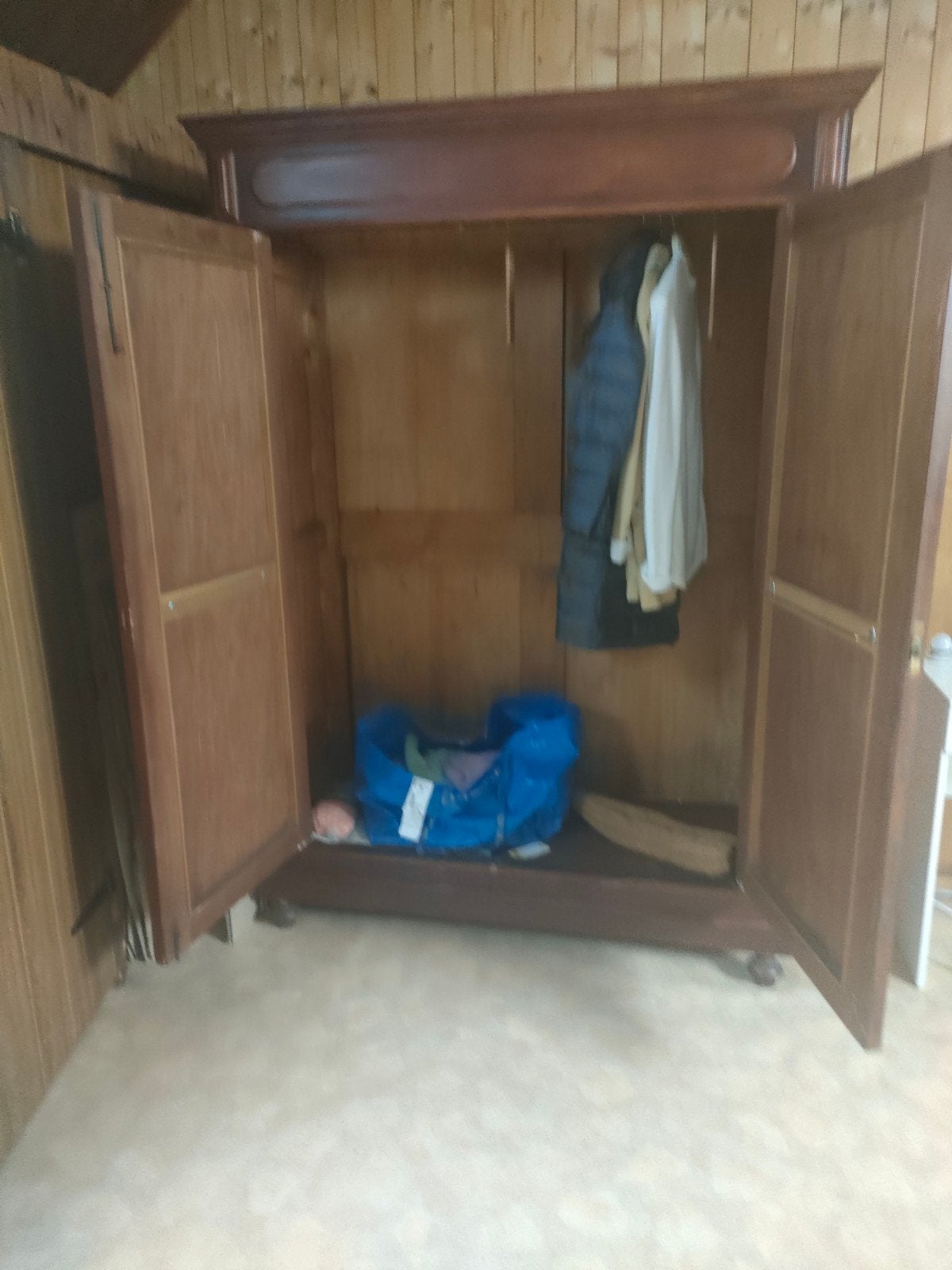 Garde robe, Enlèvement