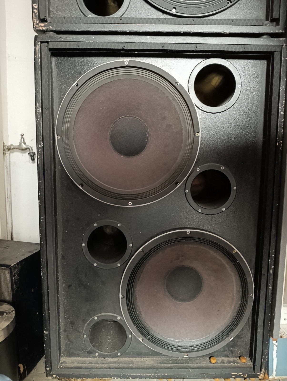 2 muziek boxen met elk 2 15 inch speakers werken perfect, Audio, Tv en Foto, Luidsprekerboxen, Ophalen