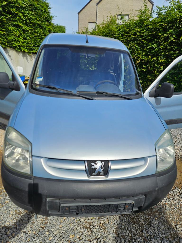 Peugeot Partner bj2003 VOOR ONDERDELEN. ENKEL in zijn geheel, Auto's, Peugeot, Particulier, Partner, Trekhaak, Diesel, Ophalen