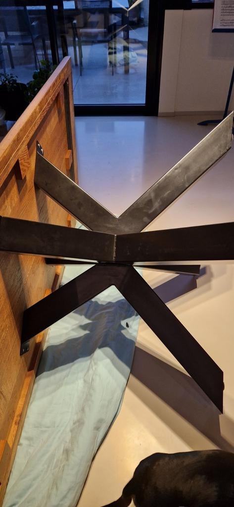Tafelpoot kruisvorm, Enlèvement, Pied de table