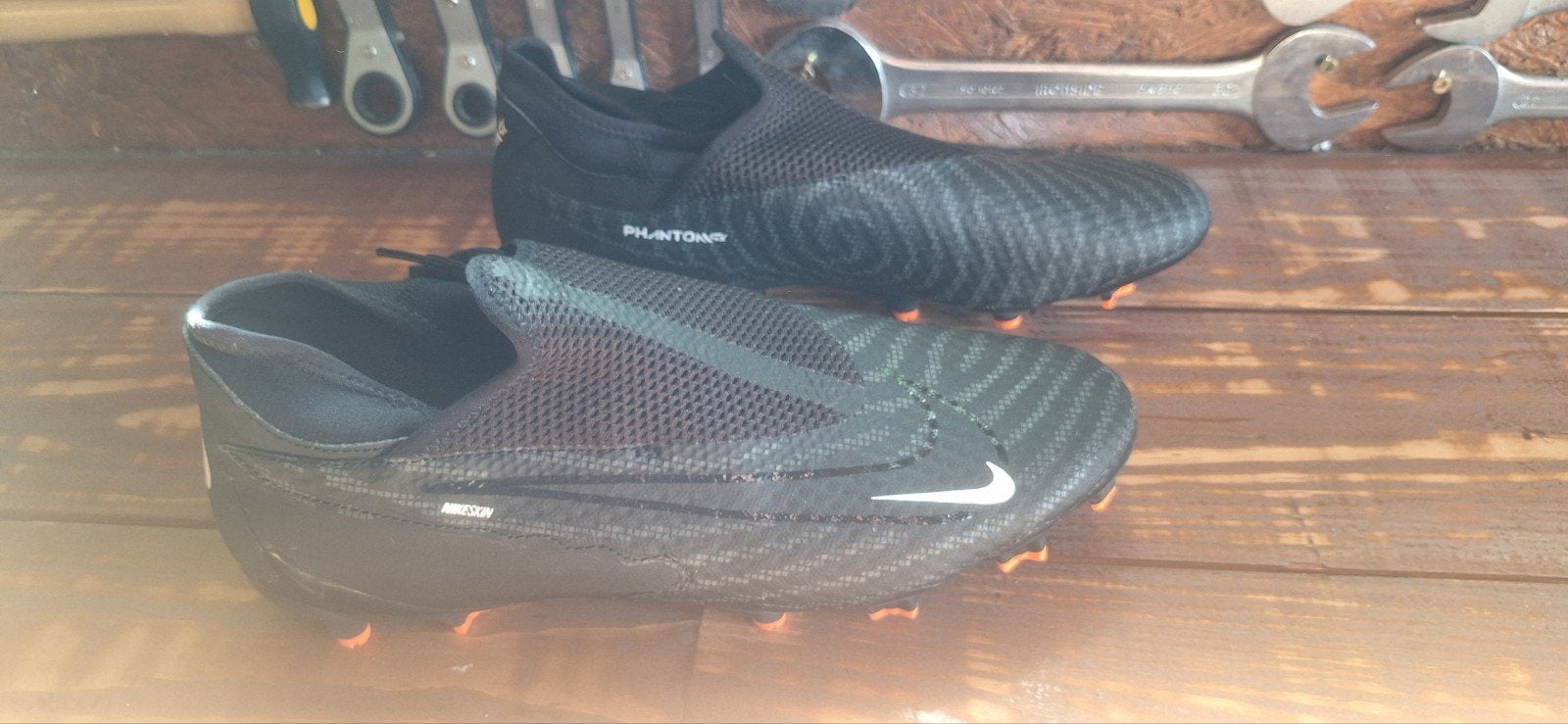 Voetbalschoen nike phantom nieuw 42.5, Sport en Fitness, Ophalen, Zo goed als nieuw, Schoenen