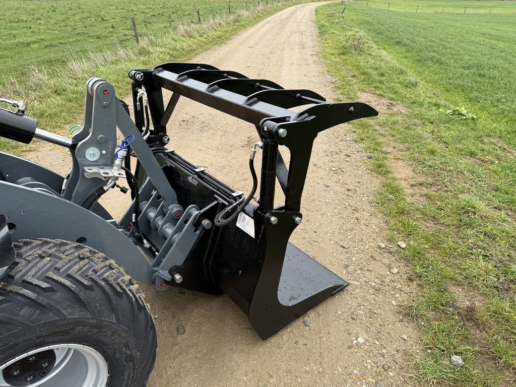 Giant Pelikaanbak Agri 140cm, Tobroco, Info@tobroco.nl, Sprendlingenstraat 57
5061 KM  Oisterwijk, NL, Chargeuse sur pneus ou Chouleur