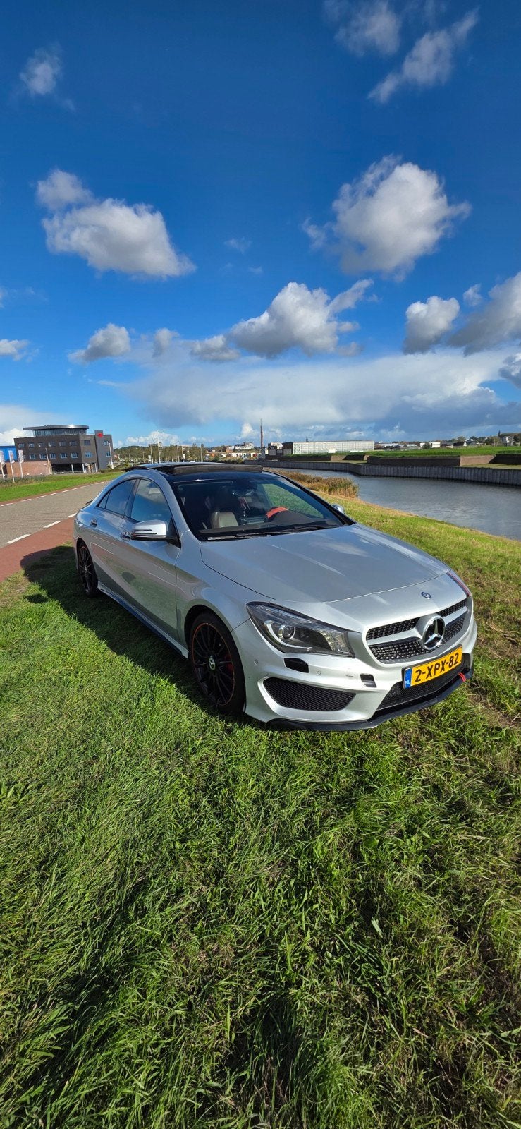 Mercedes-Benz CLA 200 1.6 (aut) 2014 Grijs, Auto's, Automaat, CLA, Parkeerassistent, Elektrisch
