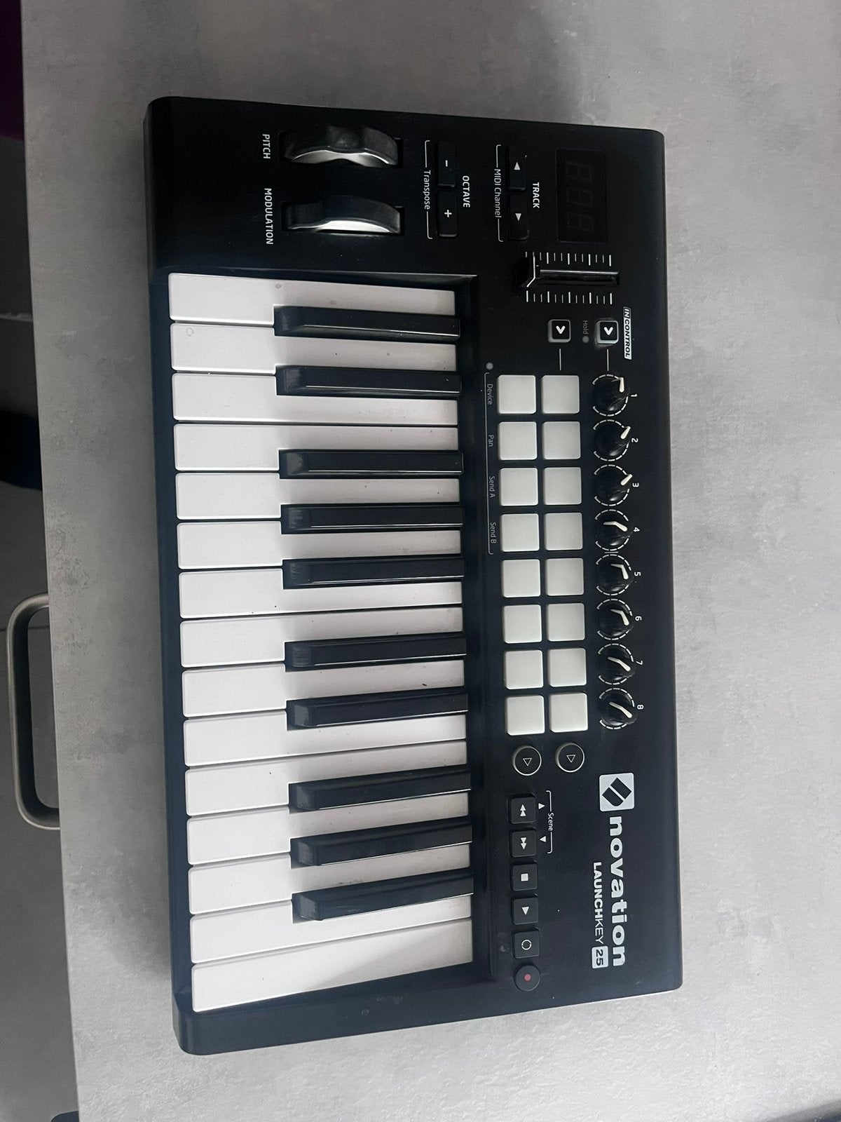 Clavier novation, Muziek en Instrumenten, Midi-apparatuur, Ophalen, Zo goed als nieuw