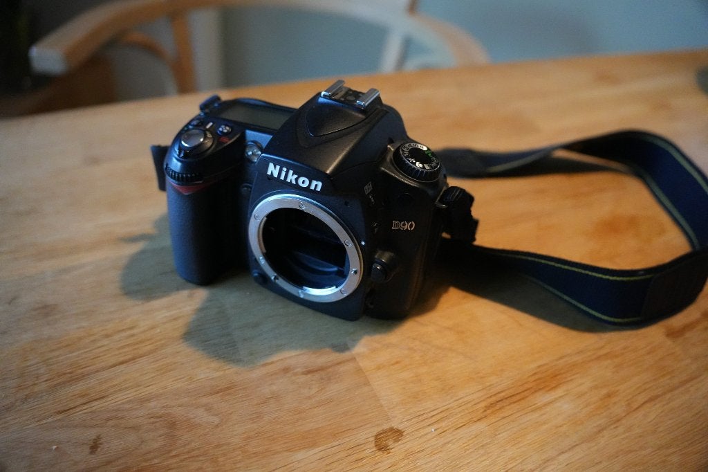 Nikon D90 body – defect / voor onderdelen, Audio, Tv en Foto, Fotocamera's Digitaal, Ophalen, Spiegelreflex, 12 megapixels, Niet werkend