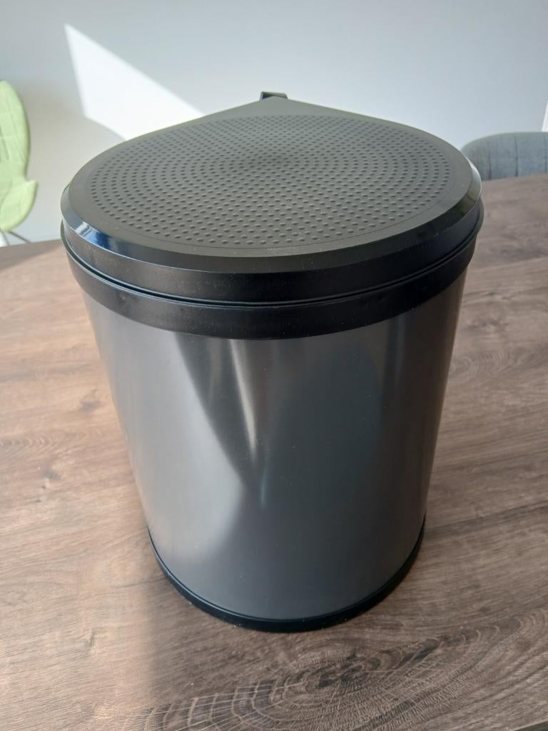 Hailo afvalemmer inbouw, Ophalen