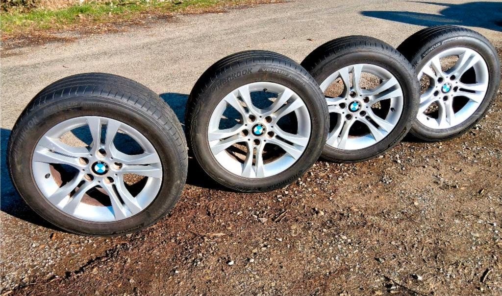 Jantes originales BMW avec des pneus été 205/55-16, Autos : Pièces & Accessoires, Pneus & Jantes, Pneus et Jantes, 16 pouces, Pneus été