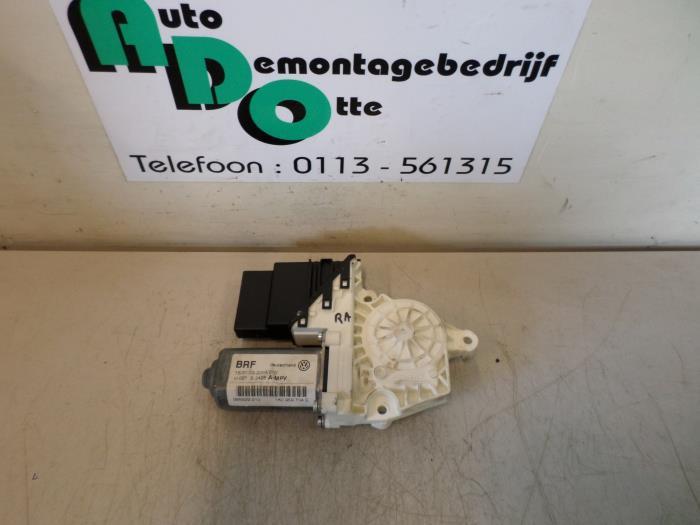 Raammotor Portier van een Volkswagen Touran (Touran 03-), Auto-onderdelen, Carrosserie, Volkswagen, Gebruikt, 3 maanden garantie