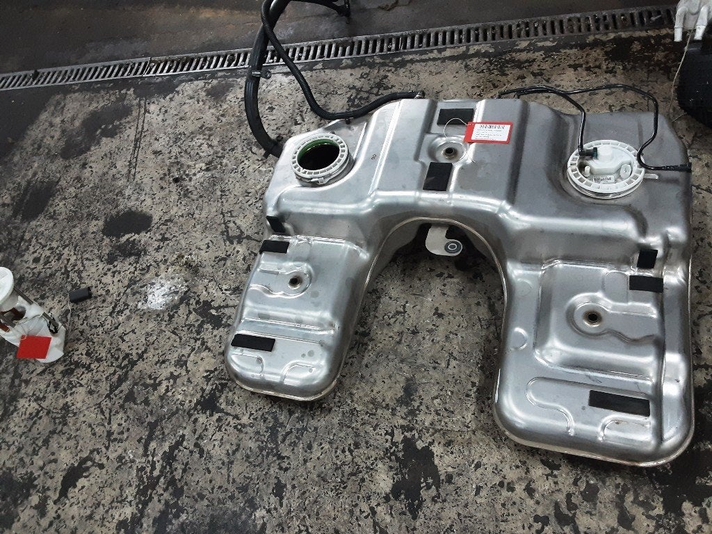 RESERVOIR CARBURANT BMW X5 (F15) (01-2013/07-2018), Autos : Pièces & Accessoires, Utilisé, BMW, Petuelring 130
80809  München, DE