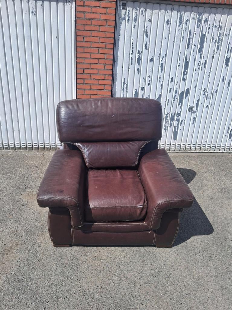 Canapé en cuir à donner, Cuir