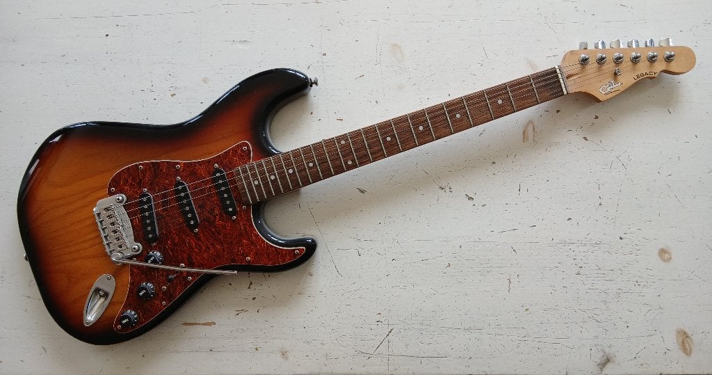 G&L Tribute Series LEGACY strat, Muziek en Instrumenten, Ophalen, Zo goed als nieuw, Solid body, Overige merken