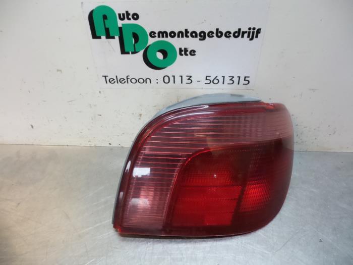 Achterlicht rechts van een Toyota Yaris (Yaris 1 00-), Gebruikt, -, -, Ophalen of Verzenden