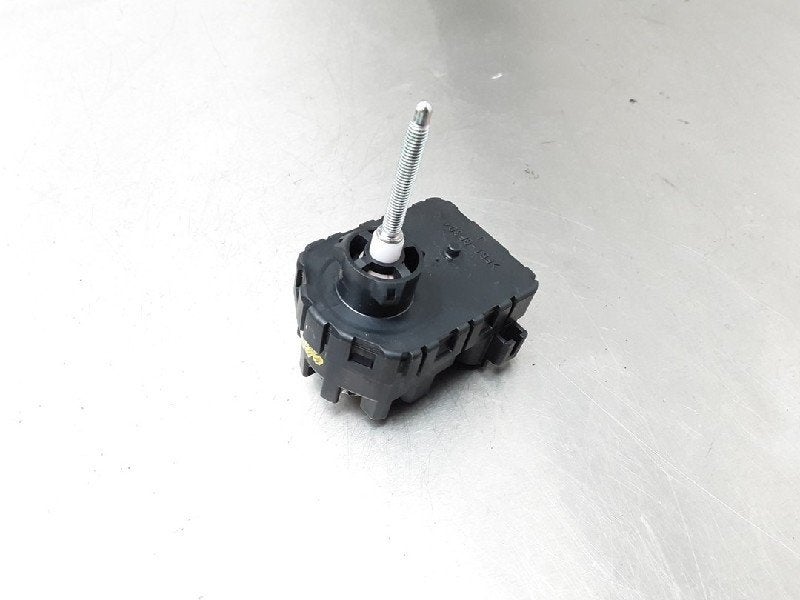 KOPLAMPMOTOR Toyota Yaris III (P13) (01-2010/09-2020), Gebruikt, Toyota